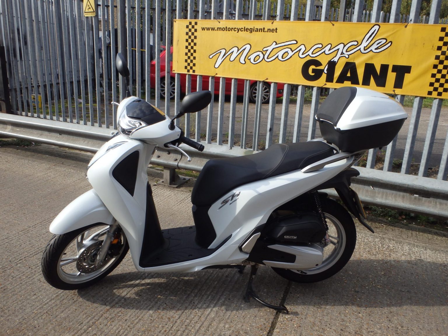 HONDA SH 125 – Motorcycle Giant – West London Motorcycle & Scooter