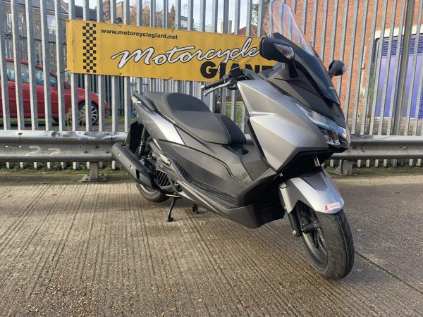 Honda Forza 125 - Motorcycle Giant - West London ...