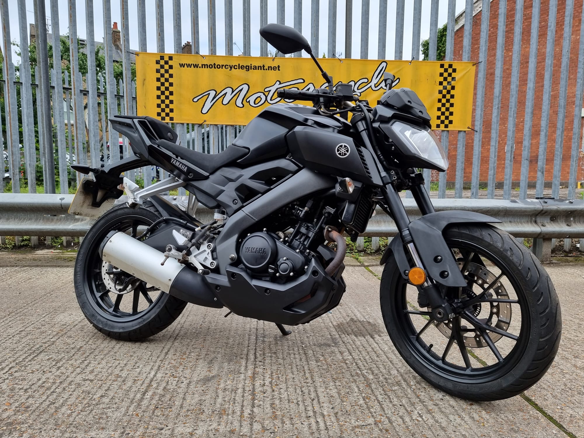 YAMAHA MT 125 ABS – Motorcycle Giant – West London Motorcycle & Scooter ...