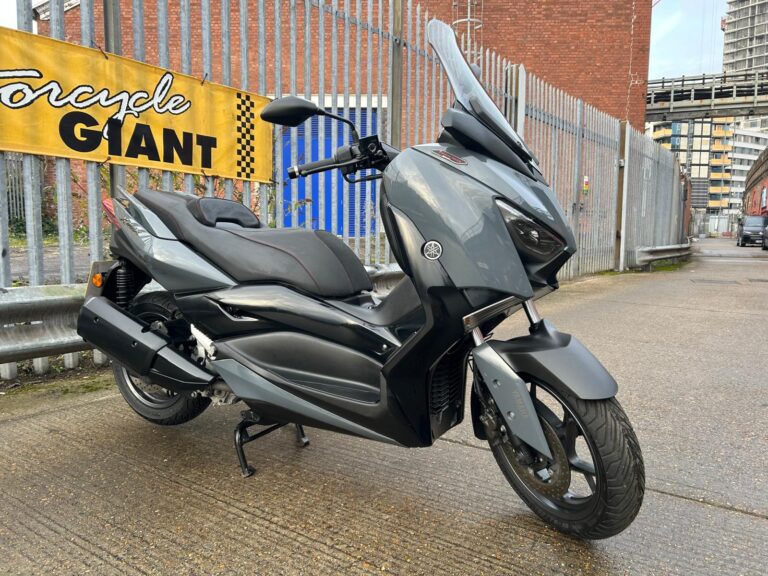 2022 Yamaha XMAX 300 TECH MAX SP