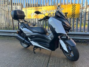 YAMAHA XMAX 300