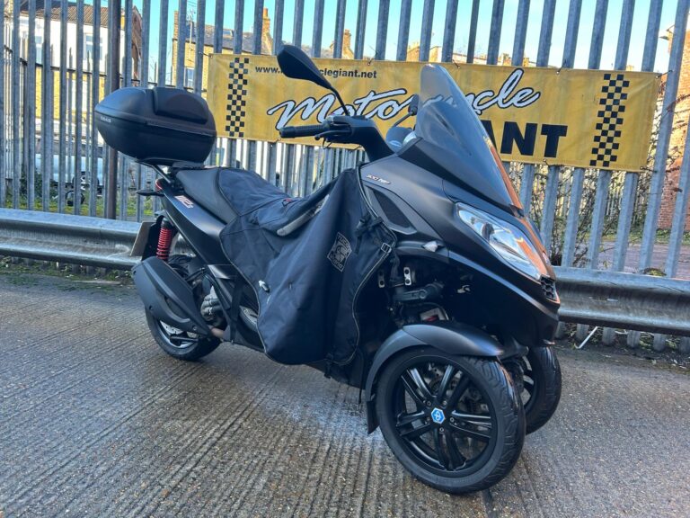 Piaggio MP3 300  HPE Sport