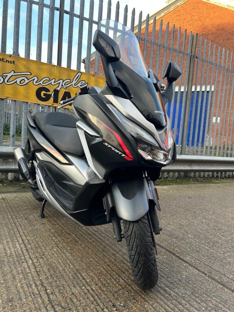 HONDA FORZA 300