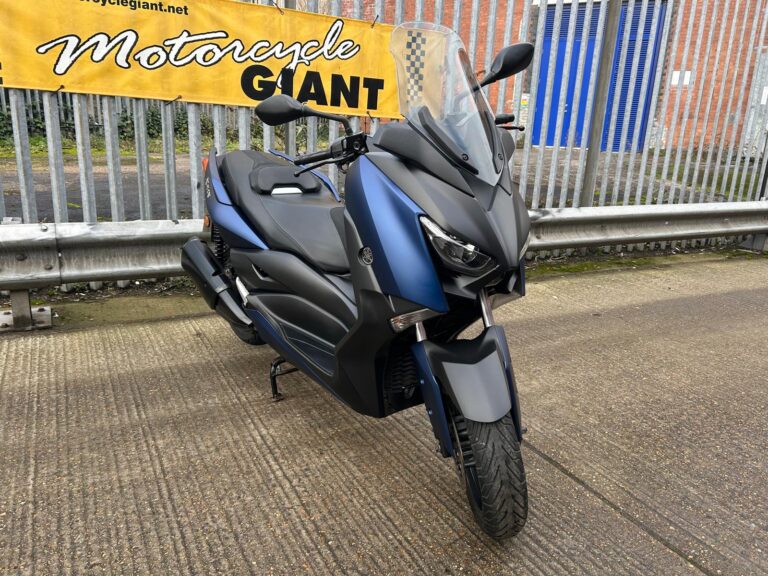 YAMAHA XMAX 300