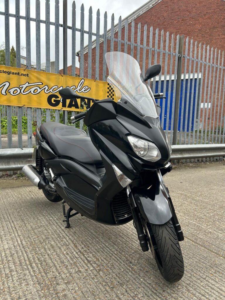 Yamaha X-MAX 250