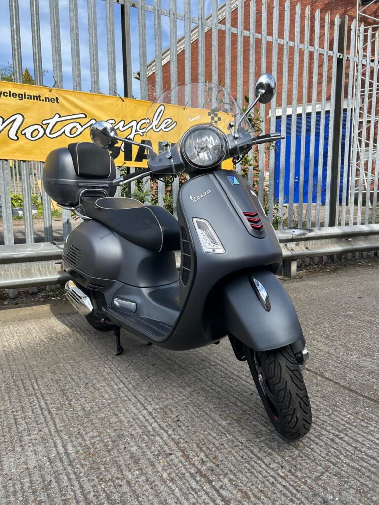 Piaggio Vespa GTS 125  SuperSport ABS