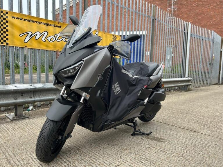 Yamaha XMAX 300