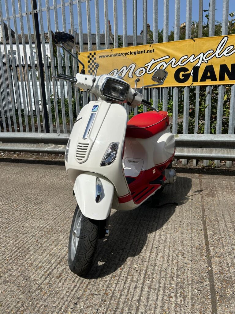 Vespa S125 College