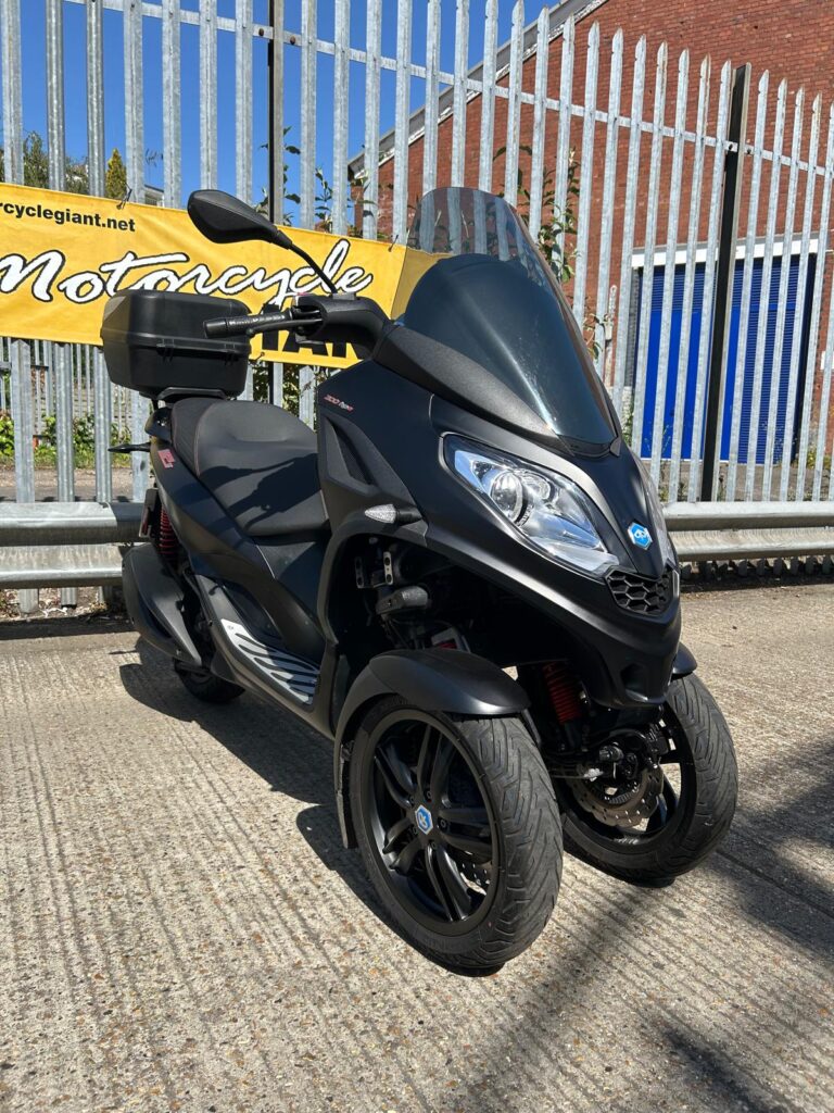 Piaggio MP3 300  HPE Sport