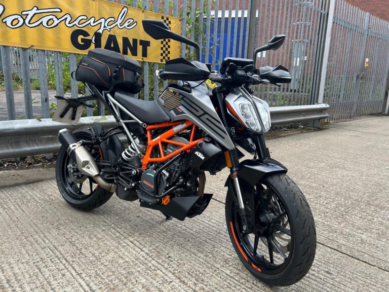 2022  KTM 125 Duke 125 Euro 5