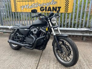 Harley-Davidson Sportster 883 XL833 Roadster