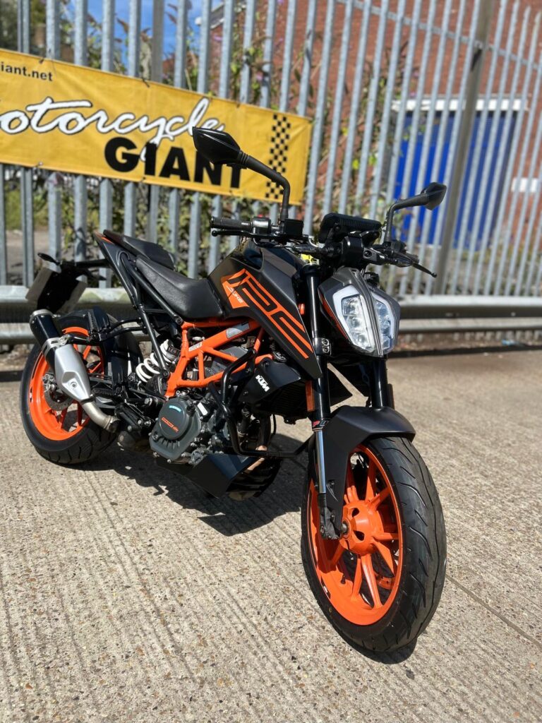KTM DUKE 125