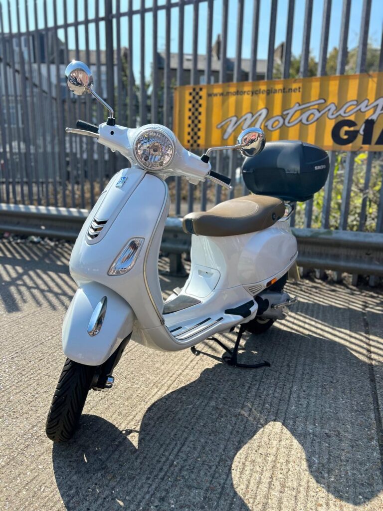 Piaggio Vespa VXL 125