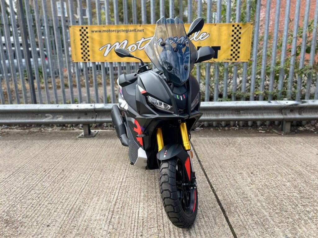 Aprilia SR GT 400