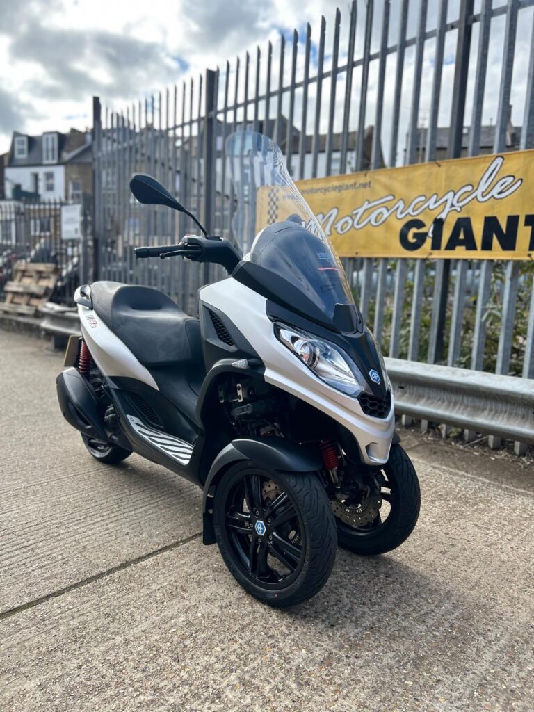 Piaggio MP3 300 300 HPE Sport