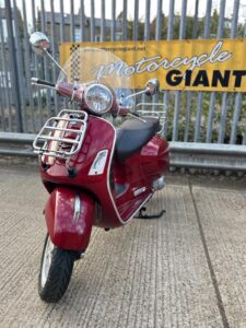 Piaggio Vespa GTS 300 Touring ABS